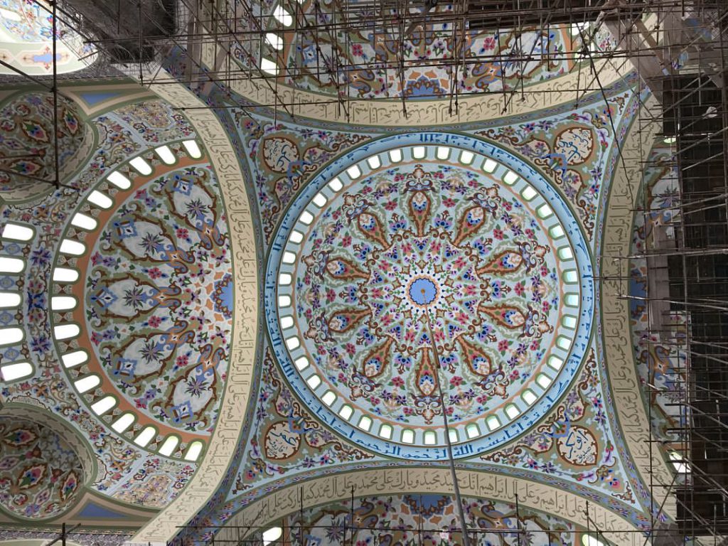 نمای داخل مسجد مکی زاهدان